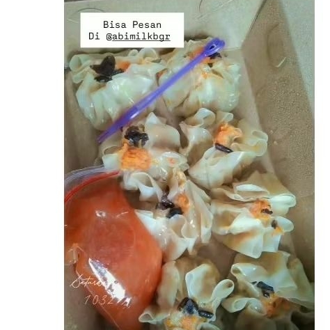

Dimsum siap makan 1 box isi 8 , plus sambel jeletot