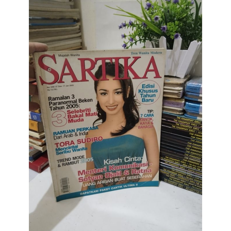 MAJALAH SARTIKA COVER SOPHIA LADJUBA
