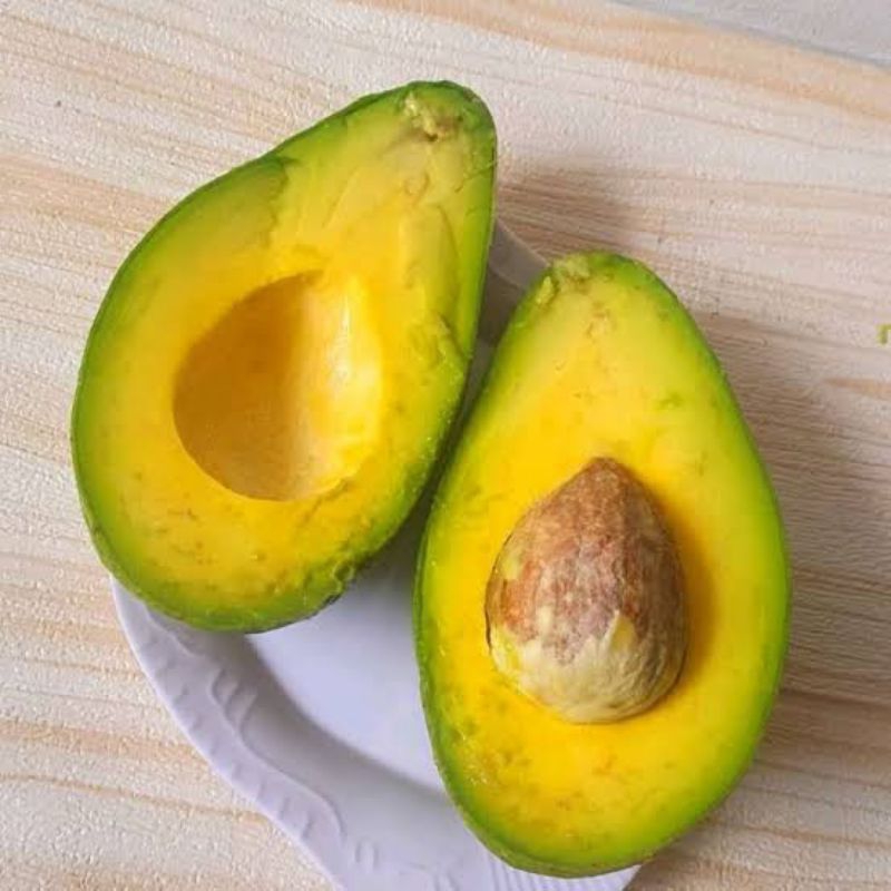 

alpukat Muria isi 3 4 mentah