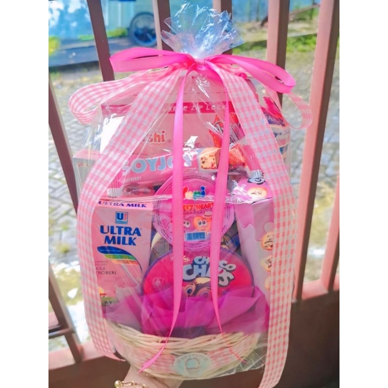 

Parcel Snack Premium / Hampers Graduation / Parcel Lebaran