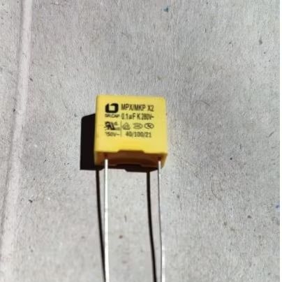 capasitor 100N 250vcapasitor mkp 104 250v.kualitas bagus
