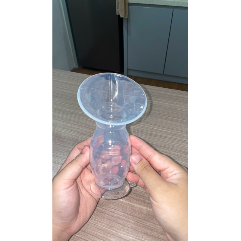 Preloved Silicon Breast Pump MOOIMOM