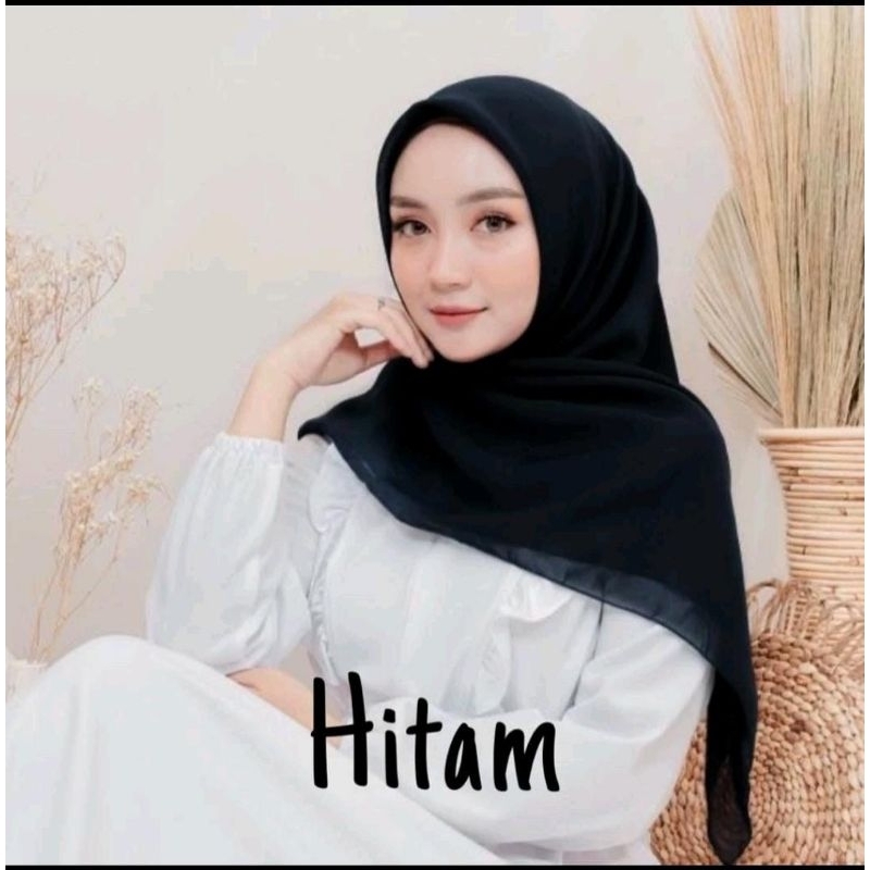 Jilbab Segi empat Bella Premium khusus Hitam
