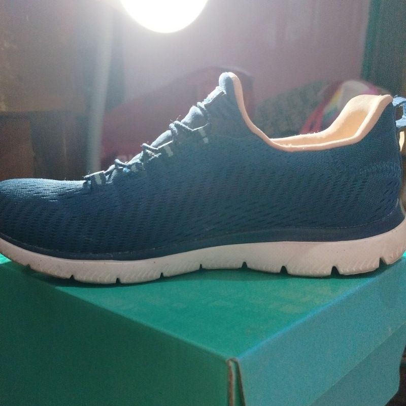 Sepatu Lari Biru Skechers like new