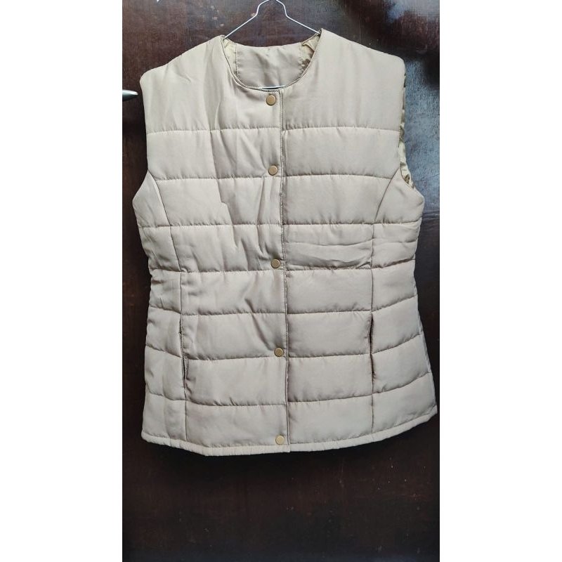 Preloved rompi tebal musim dingin/vest musim dingin