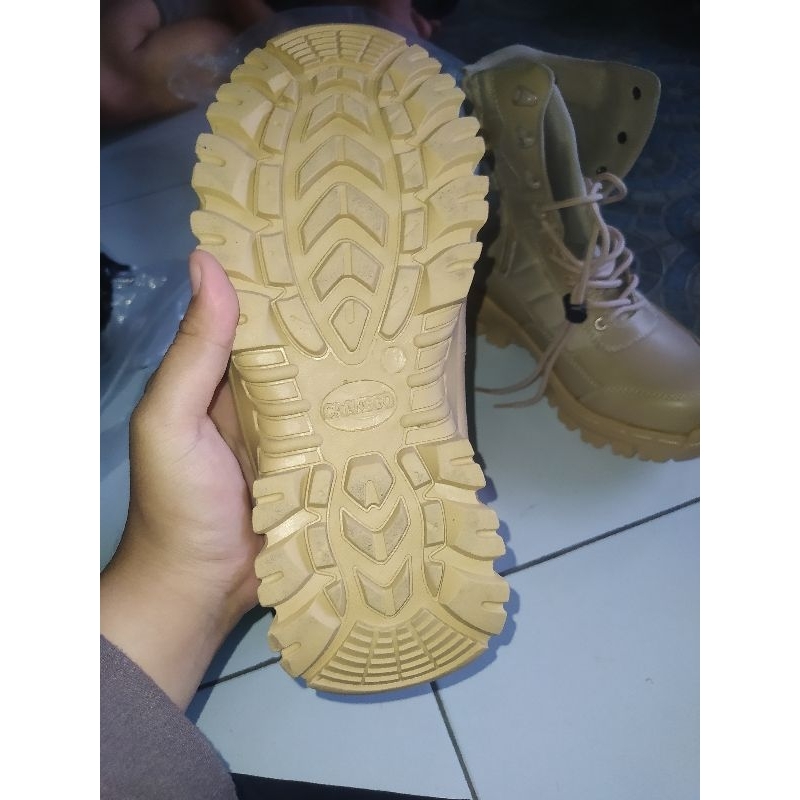 SEPATU MILITER "CANGGO"