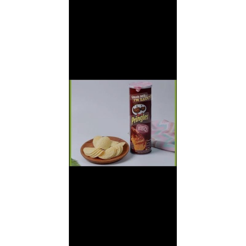 

pringles rasa BBQ teman ngemil sambil bersantai