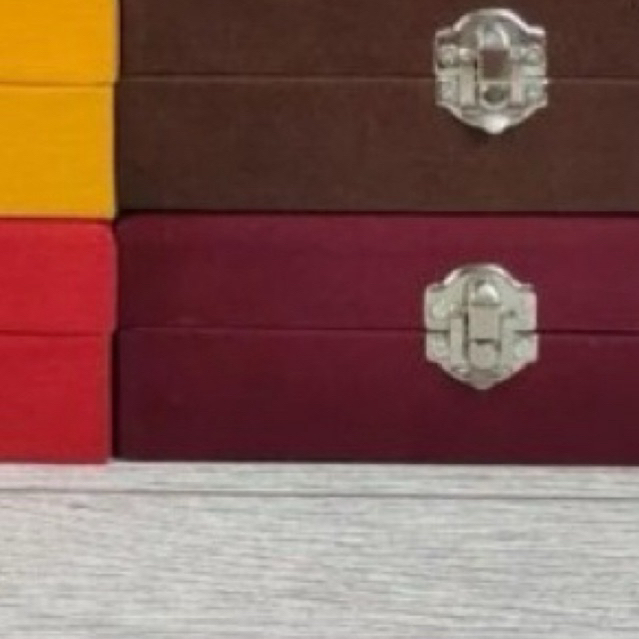 

Box Beludru Maroon Ukuran 18 x 11 cm