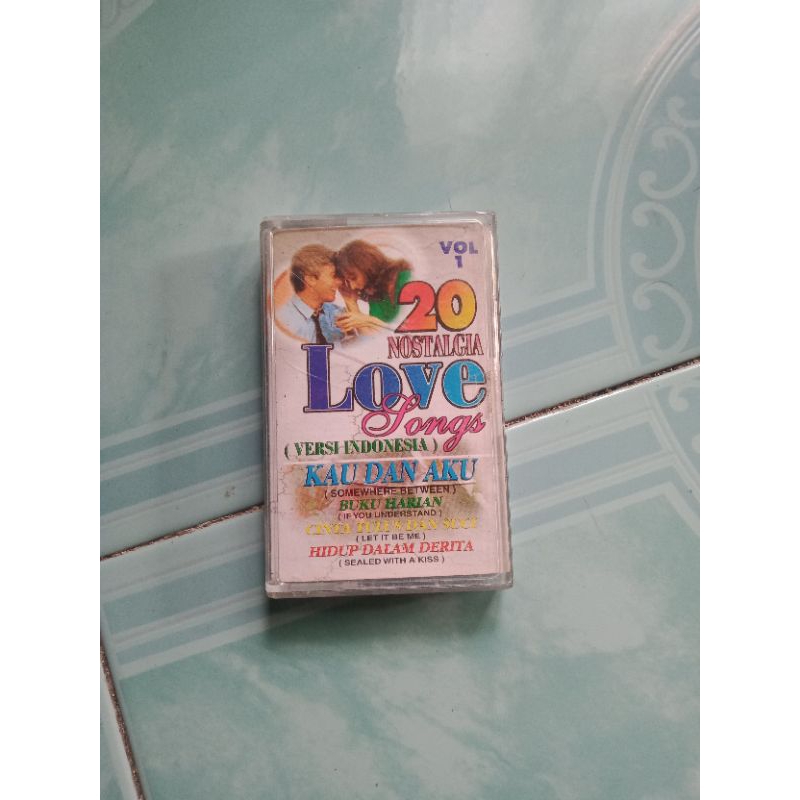 Kaset 20 Nostalgia Love Songs versi Indonesia