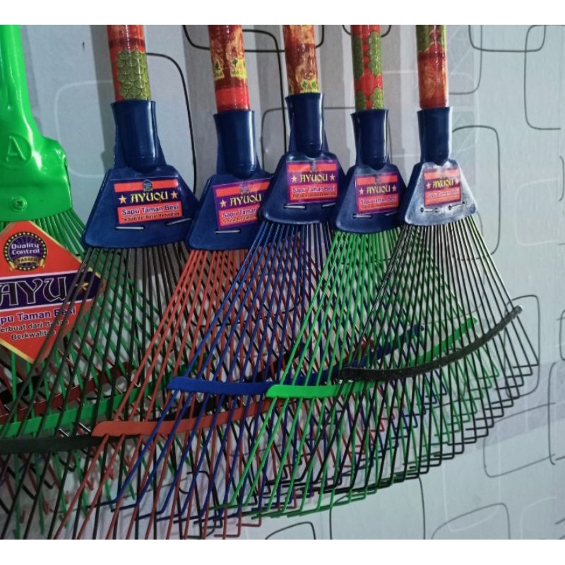 Sapu Taman/Sapu Daun