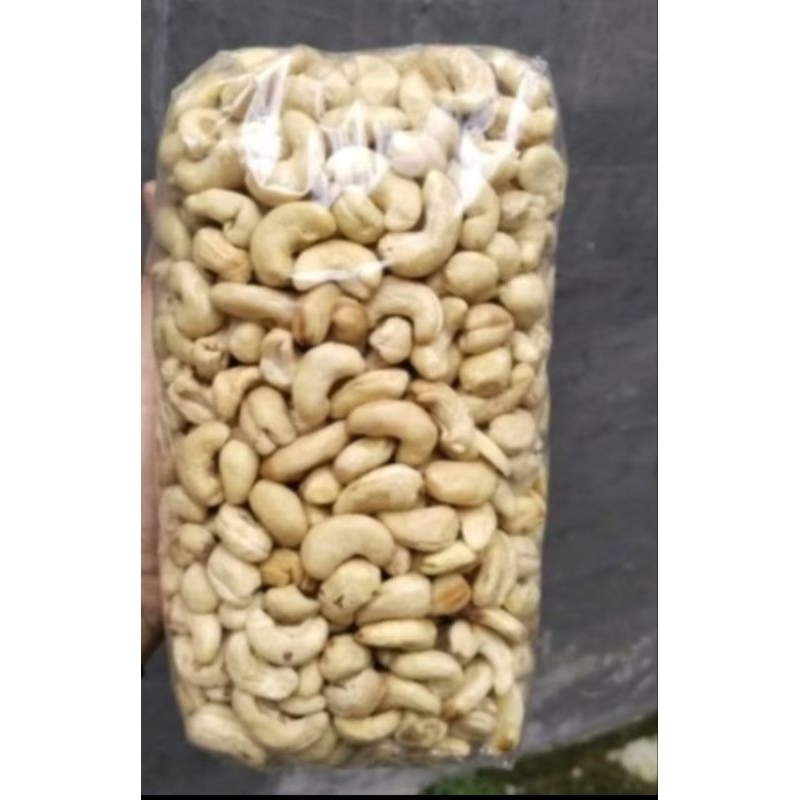 

KACANG METE/MEDE UTUH MENTAH 1 KG