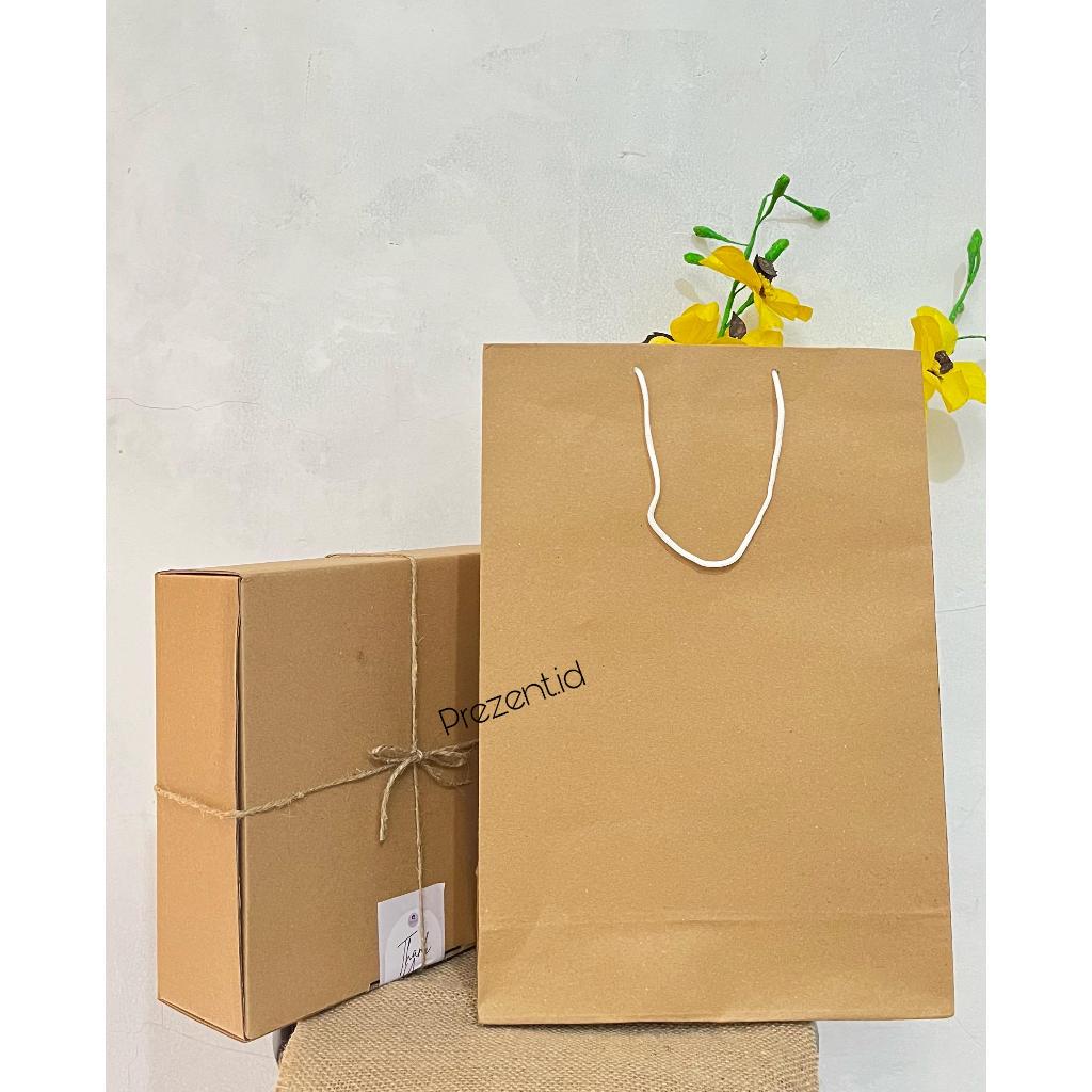 

Paper Bag Hampers Polos Bahan Kraft 150 gsm Ukuran 25x9,5x35cm