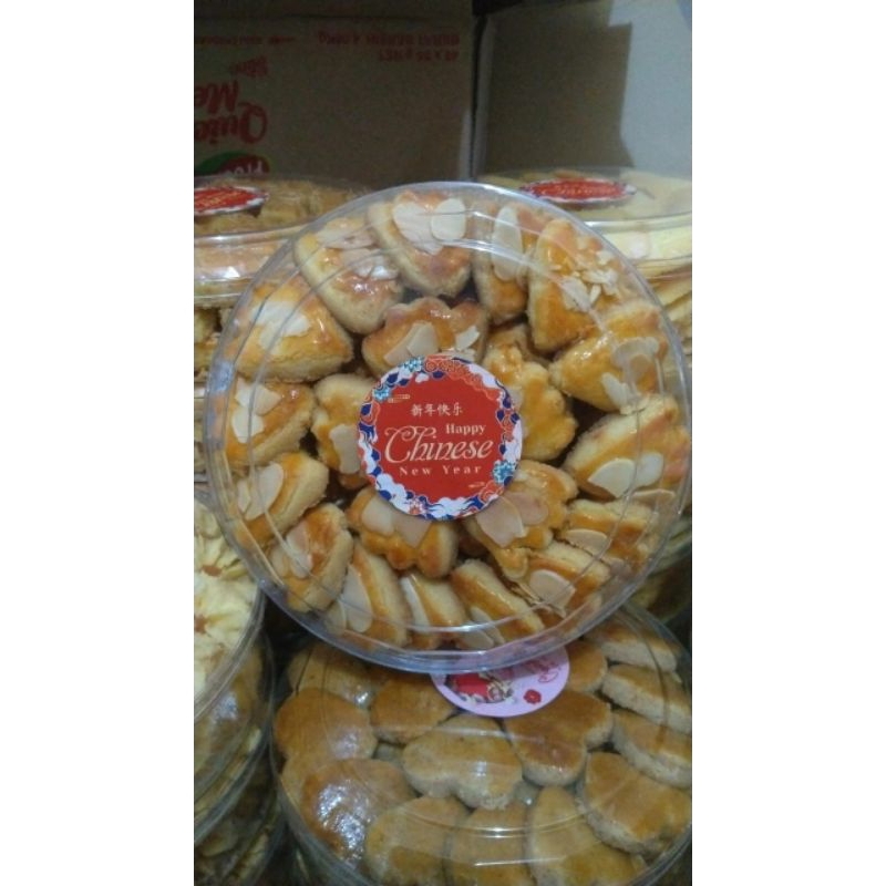 

Kue kering Kue Almond CNY