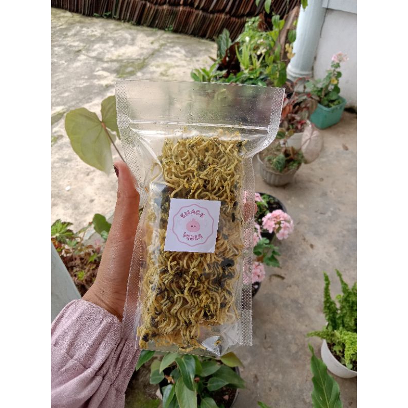 

Mie pedas daun jeruk