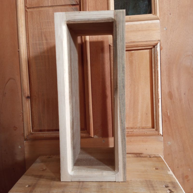 Loster kayu jati (pentilasi rumah)