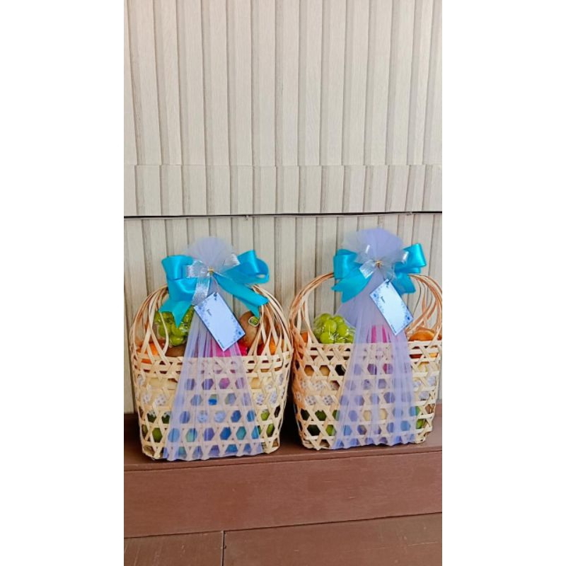 

Tas anyaman bambu untuk hampers, parcel souvenir,bingkisan dll ( L 10 P 25 T 36 cm ) tinggi d ukur dengan gagang / jinjingan