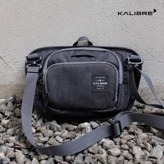 NEW-Tas slempang- Tas Pria-Slingbag-Tas Selempang Kalibre Niven Hitam Muat Ipad-Tab mini"