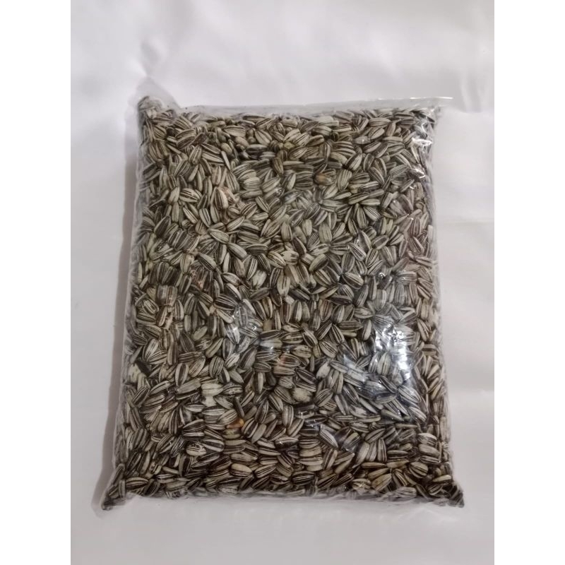 

KUACI MAKANAN HEWAN 500GRAM TERMURAH