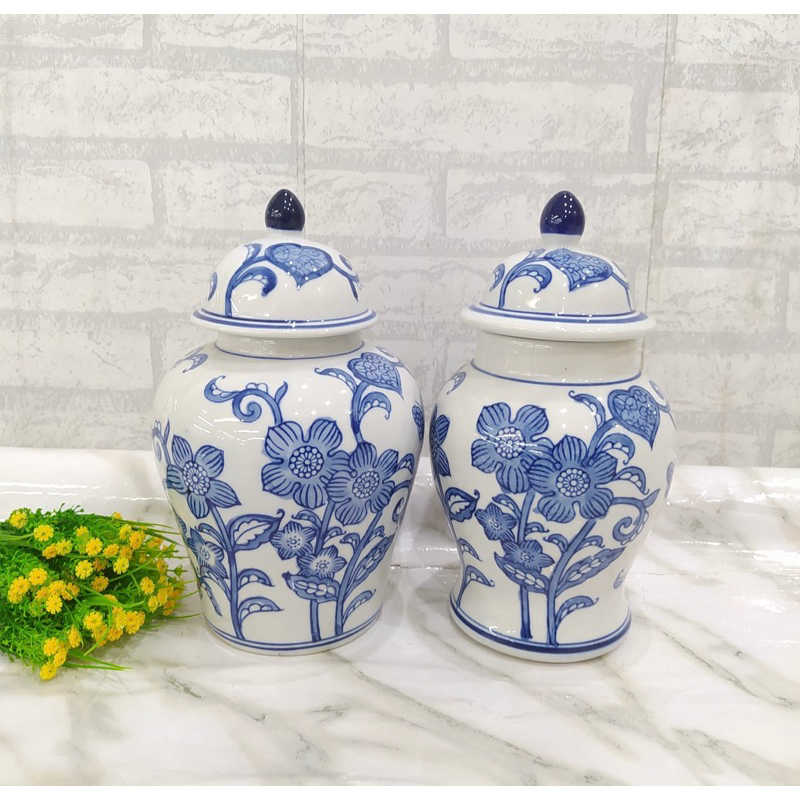 Pajangan Toples Keramik Biru Putih