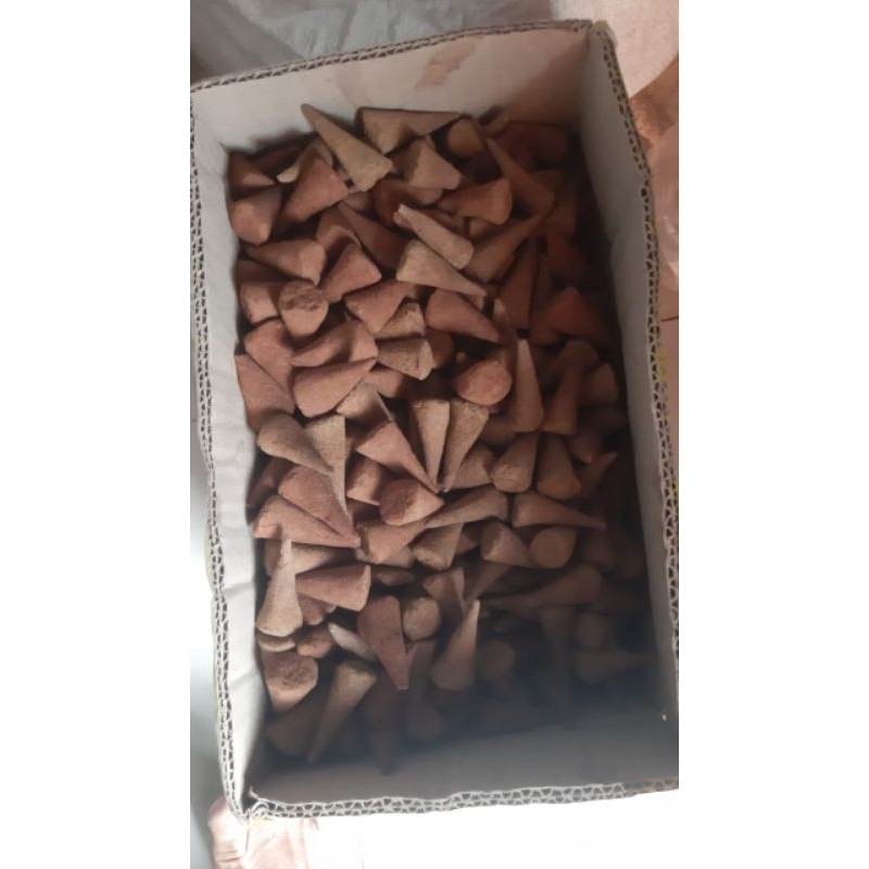 Buhur Gaharu kerucut