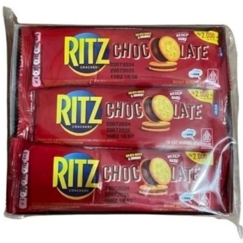 

Ritz Crackers Sandwich Chocolate Sepak isi 12 Pcs