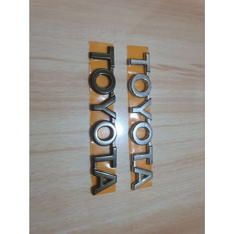 EMBLEM TULISAN TOYOTA