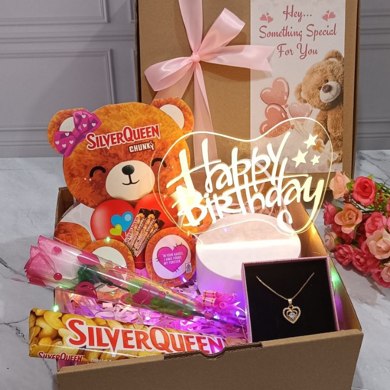 

Silverqueen Beruang / Silverqueen Bear / Kado Ulang Tahun Cewek / Kado Valentine / Kado Anniversary / Hadiah Ulang Tahun / Hadiah Valentine / Kado Pacar Cewek