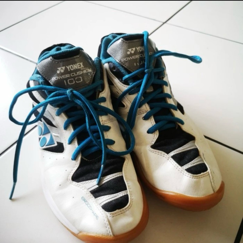 sepatu Yonex Power Cushion 100