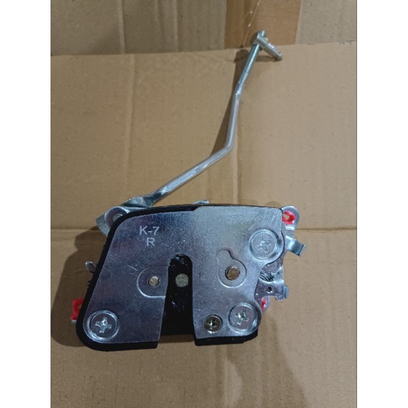 door lock, pengait kunci pintu  mobil suzuki futura dan Mitsubishi t120ss