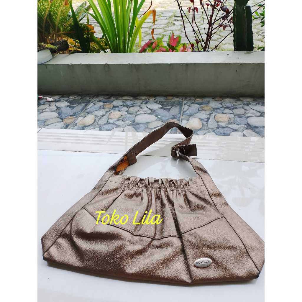 Tas Wanita Kecil Warna Gold Coklat Emas Keemasan Kondangan Cuci Gudang Toko Lila