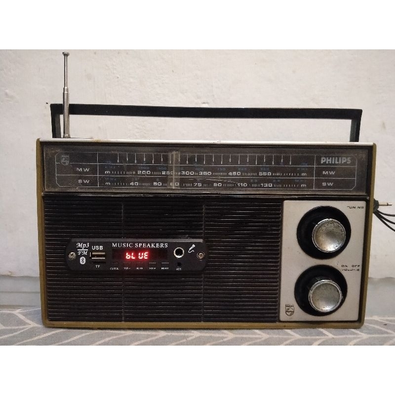 Pemancar FM casing radio jadul
