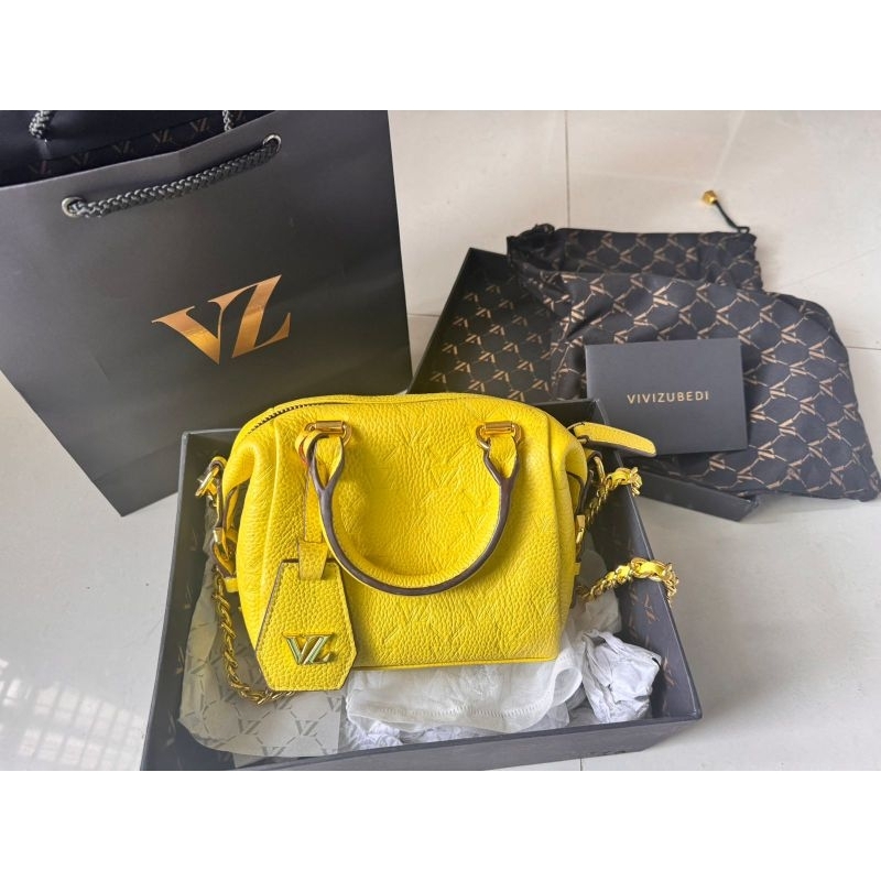 Vivi Zubedi Preloved