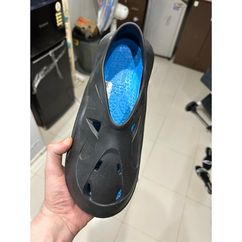 sandal new balance original size 45