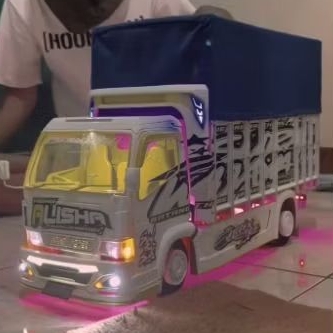 MINIATUR TRUK OLENG  TERPAL KOTAK BONUS TERPAL SEGITIGA  FULL VARIASI LAMPU TERPAL MURAH TRUK OLENG 