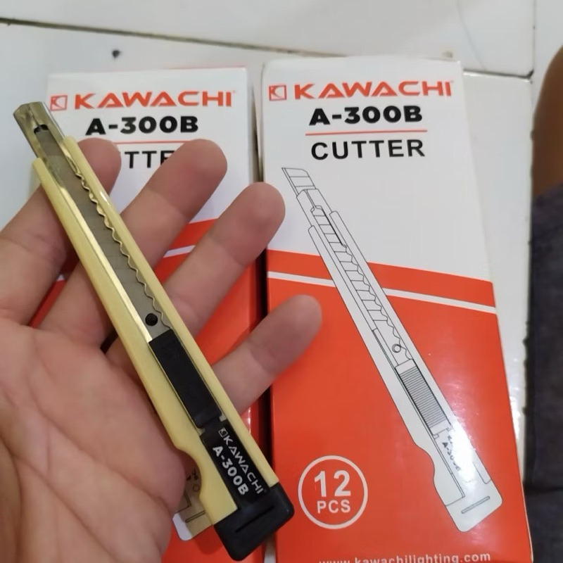 

Cutter Pemotong Kertas A-300B KAWACHI