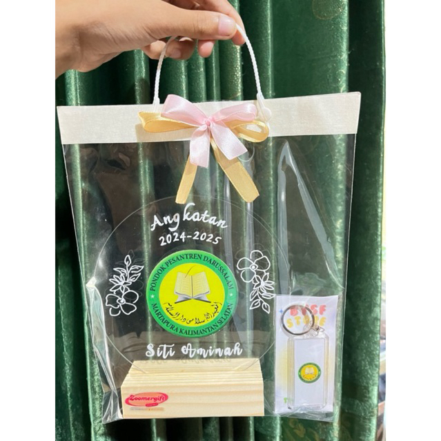 akrilik custom souvenir kenang kenangan magang pkl perpisahan kenang kenangan wedding birthday ulang