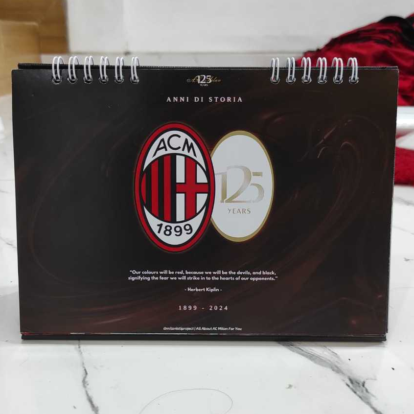 

KALENDER MEJA AC MILAN 2025 edisi 125TH