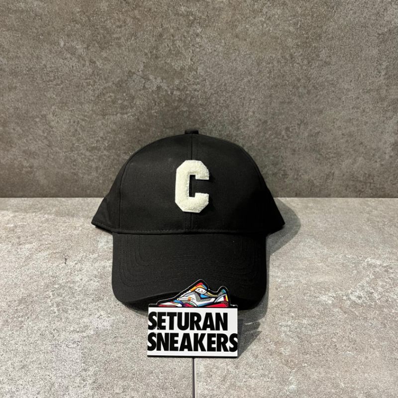 Topi Celine Basic Logo Black