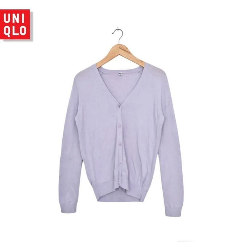 Cardigan Basic V-Neck Uniqlo Lilac (KODE : B55- 22)