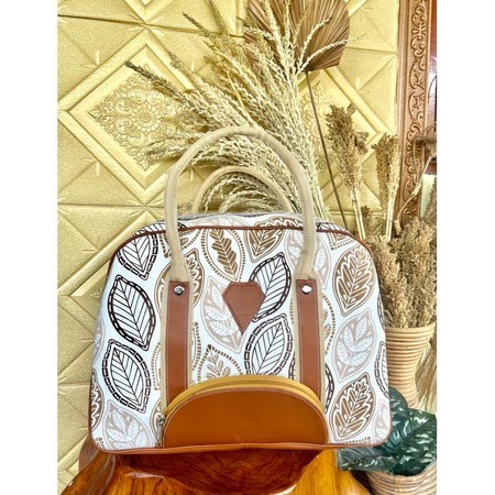 Jogja Pride/ Travel Bag Kanvas (MEDIUM) Tas Travel Wanita Bahan Kanvas Motif