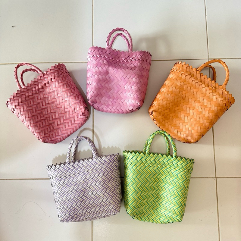

tas anyaman 17x7x17cm/ tas souvenir / tas hajatan / tas murah