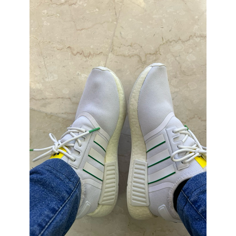 Sepatu sneakers adidas NMD R1 second