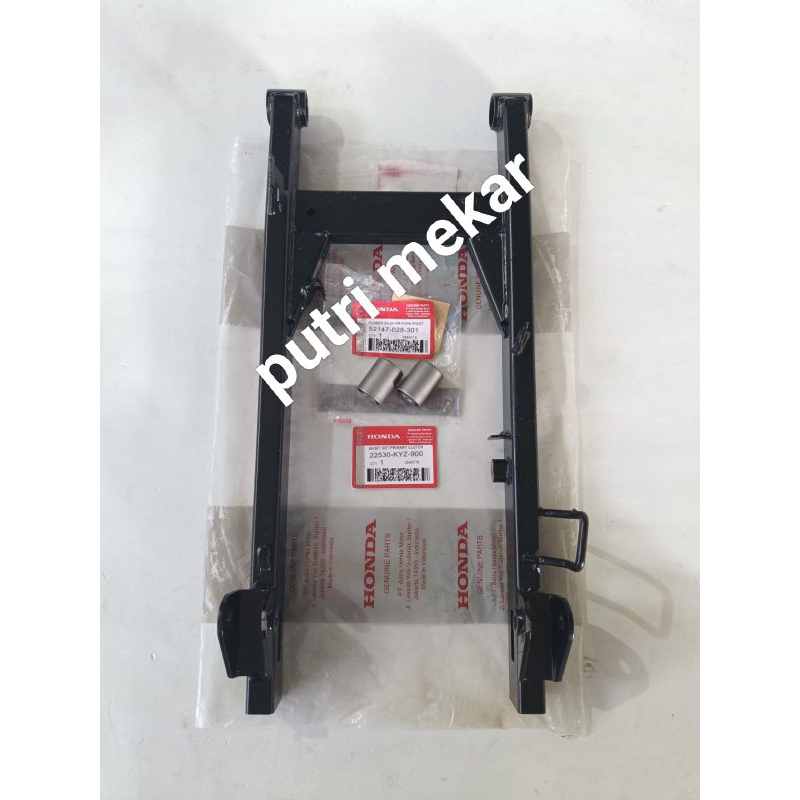 SWING ARM KOMPLIT (KYZ ) HONDA ORIGINAL  SUPRA X 125 HELM,IN   SUPRA X125 FI HELM,IN