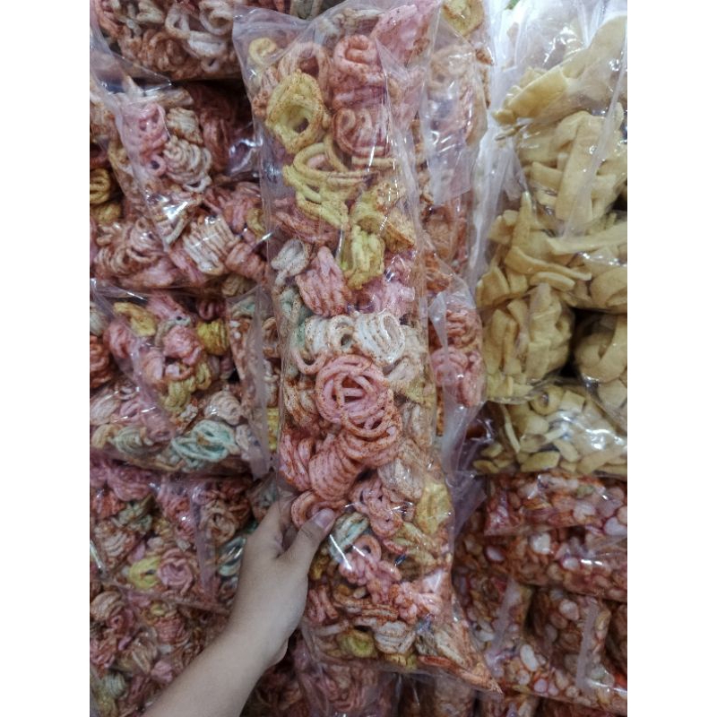 

[PROMO !! ] KERUPUK SEKARUNG MURAH / Kerupuk Keong pedas / Kerupuk Banyak Murah / Cemilan & Snack murah / Cemilan enak