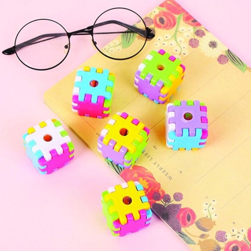 

Rautan pensil putar kubus mini peraut pensil pencil sharpener stationery stationary peralatan alat sekolah school lego puzzle blocks blok block warna warni colorful colourful building 3d serutan lucu murah manual penyerut rawutan penghapus eraser garisan
