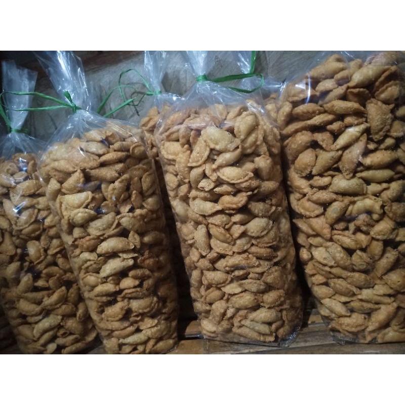 

camilan ringan pastel mini abon