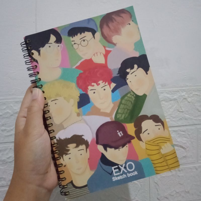 

Preloved EXO Lucky One Sketch Book