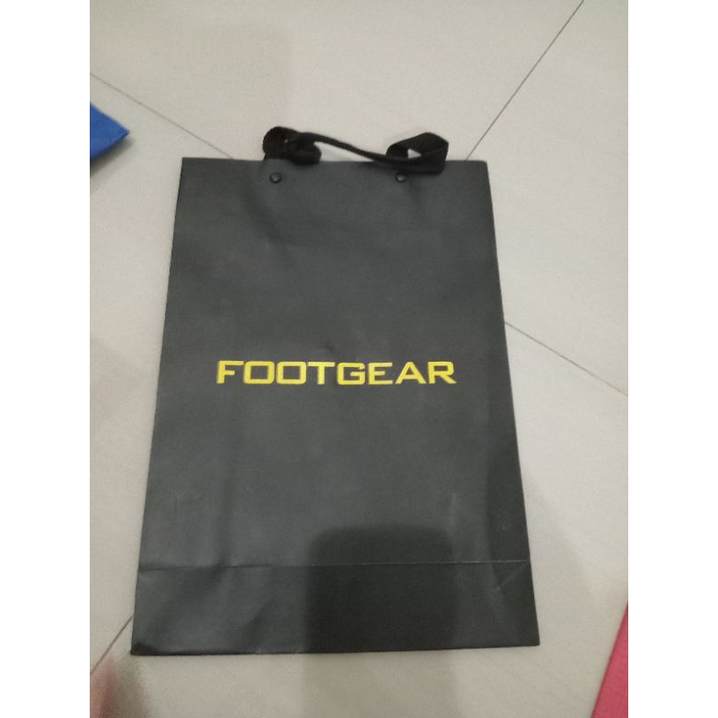 

paper bag foot gear ori