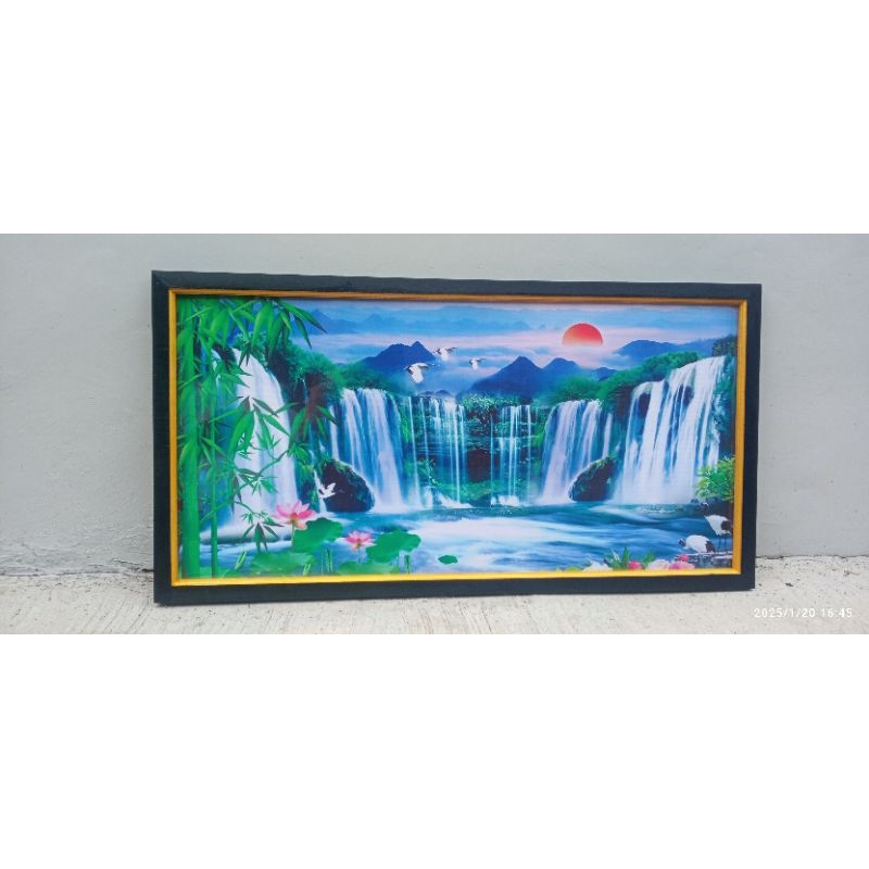 hiasan dinding plus bingkai pemandangan air terjun