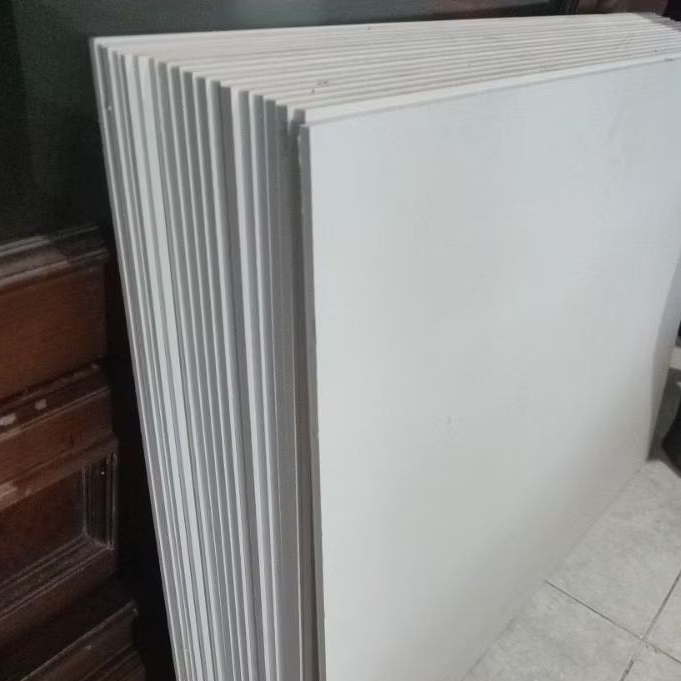 

PVC Foam Board 5 mm Ukuran 50x70 cm